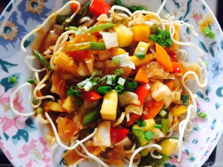 Crispy Noodles, Crisy Noodles with Vegetable sauce