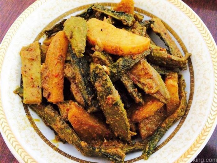 Karela Aloo Doodh ke saath, Bitter Guard with Potato & Milk, Indian Vegetable
