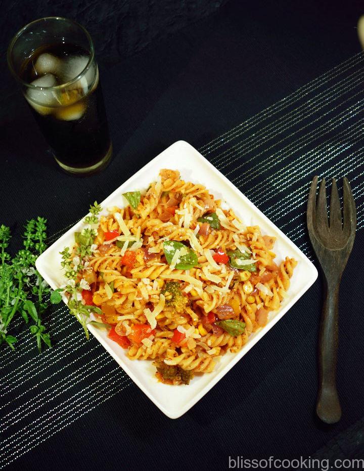 Fusilli Pasta in Tomato and Basil Sauce