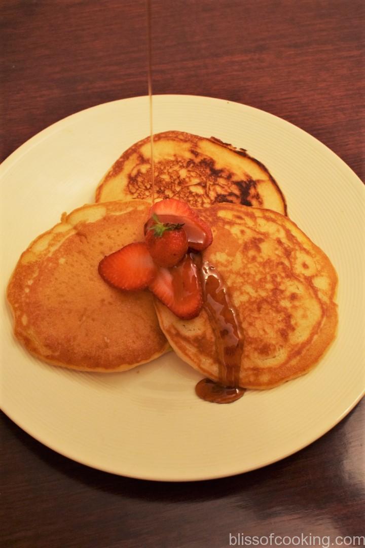 Fluffy Eggless Pancakes