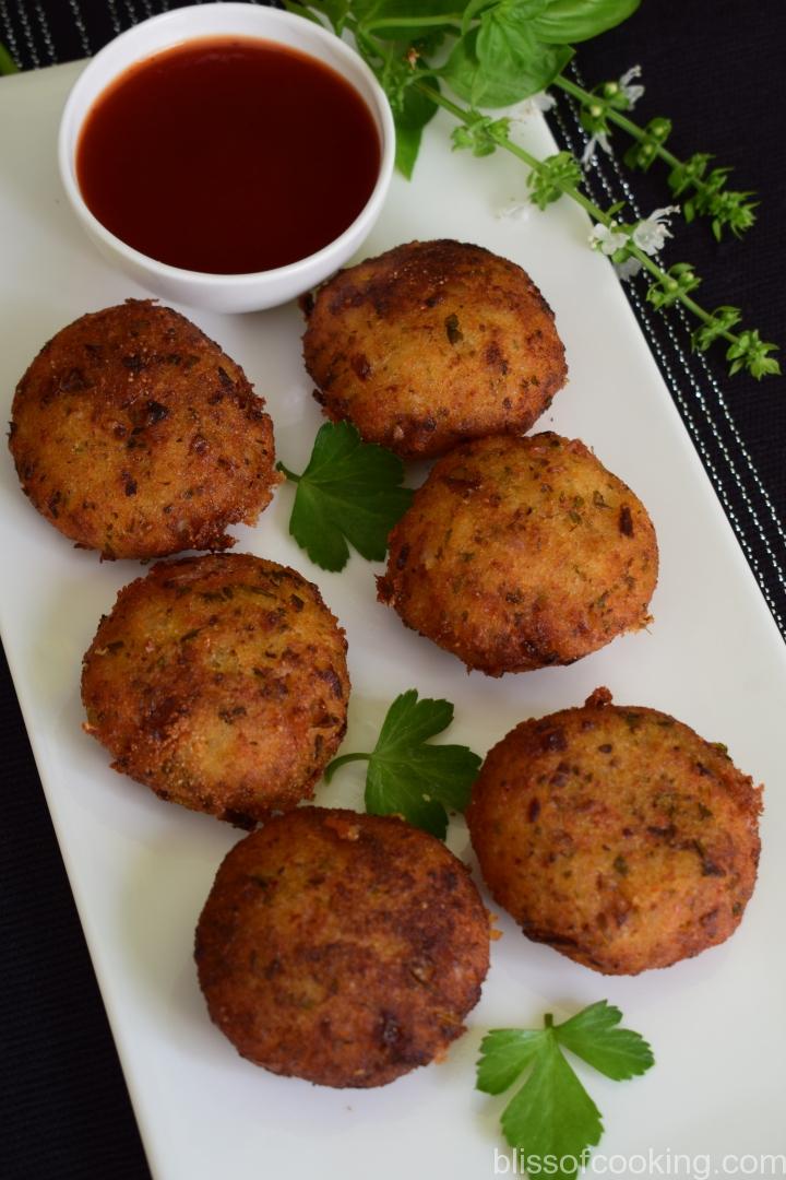 Cheesy Rava Cutlets, Cheesy Semolina Cutlets