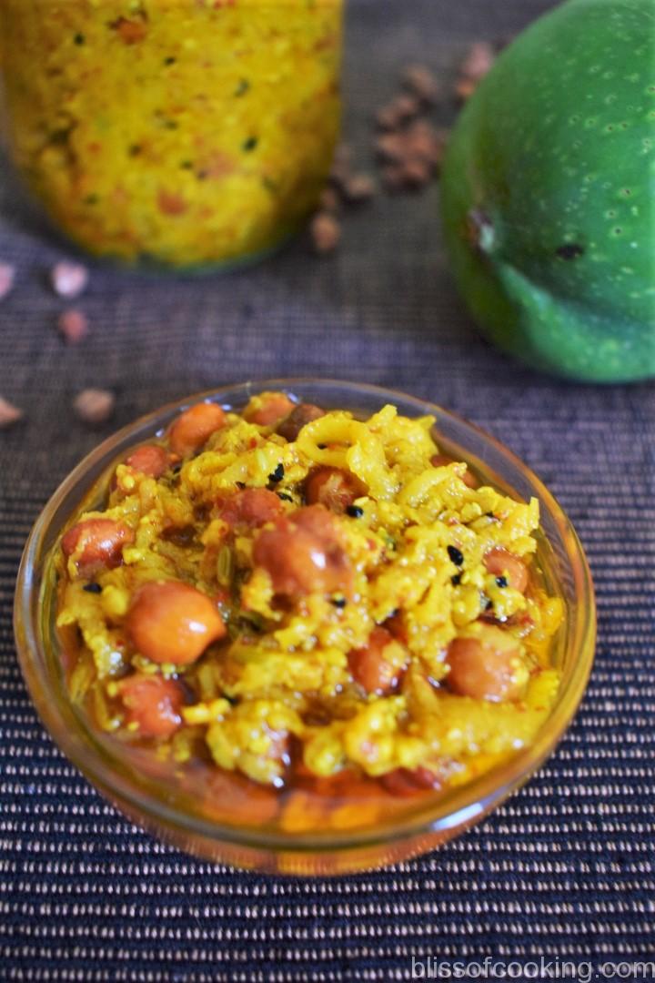 Chane Ka Achar, Bengal Gram And Mango Pickle