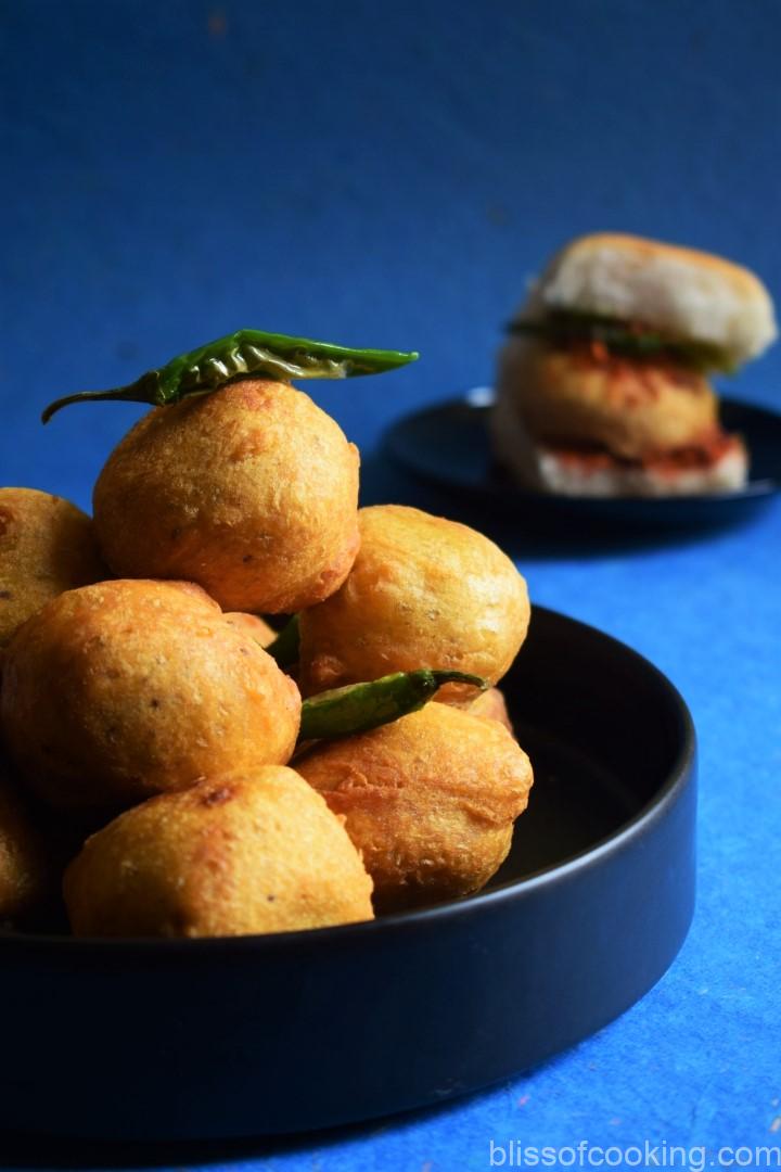 Aloo Bonda, Aloo Chop, Batata Vada, Potato bonda, Urulaikizhangu bonda