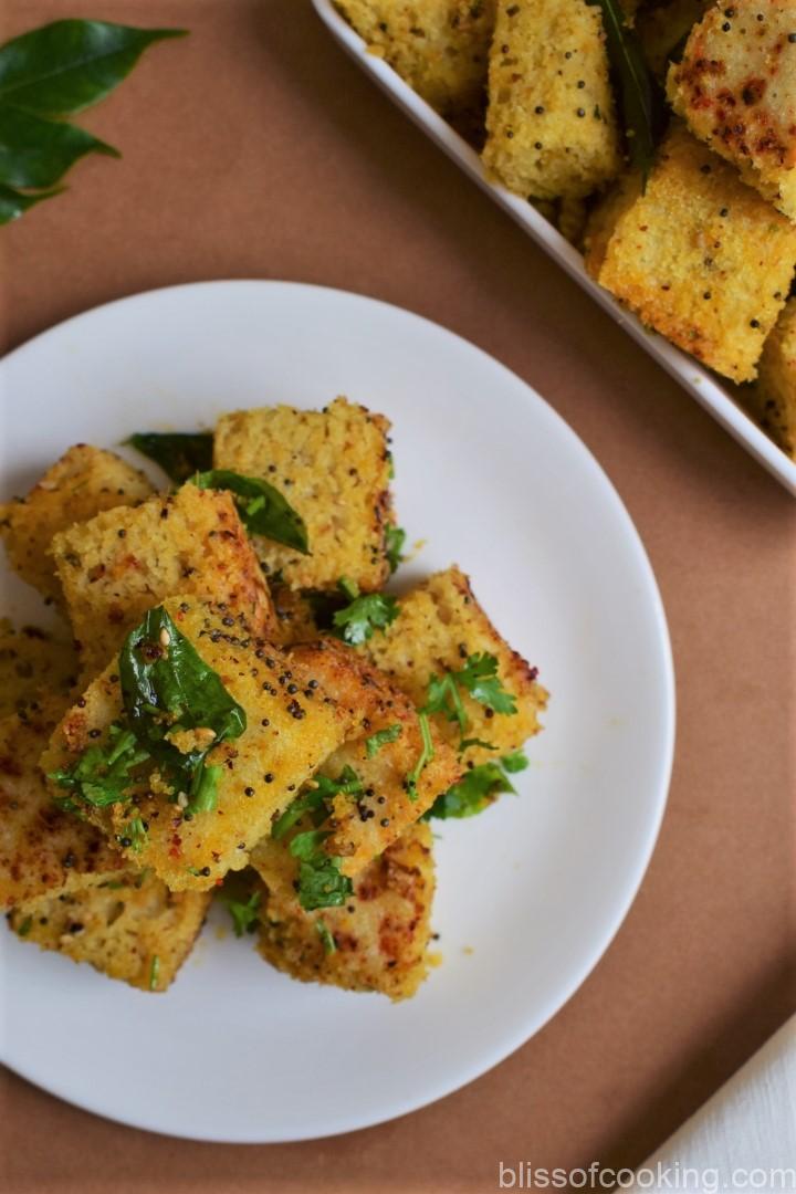 Gujarati Khatta Dhokla, Dhokla