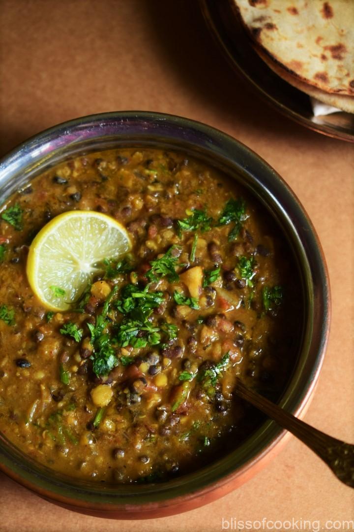 Dal Amritsari or Langarwali dal (Maa chole di Dal, Black Lentil Gram Dal