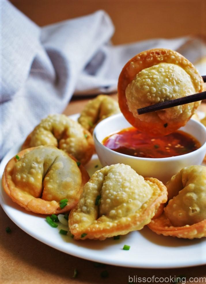 fried wontons, wontons, dumplings, momos
