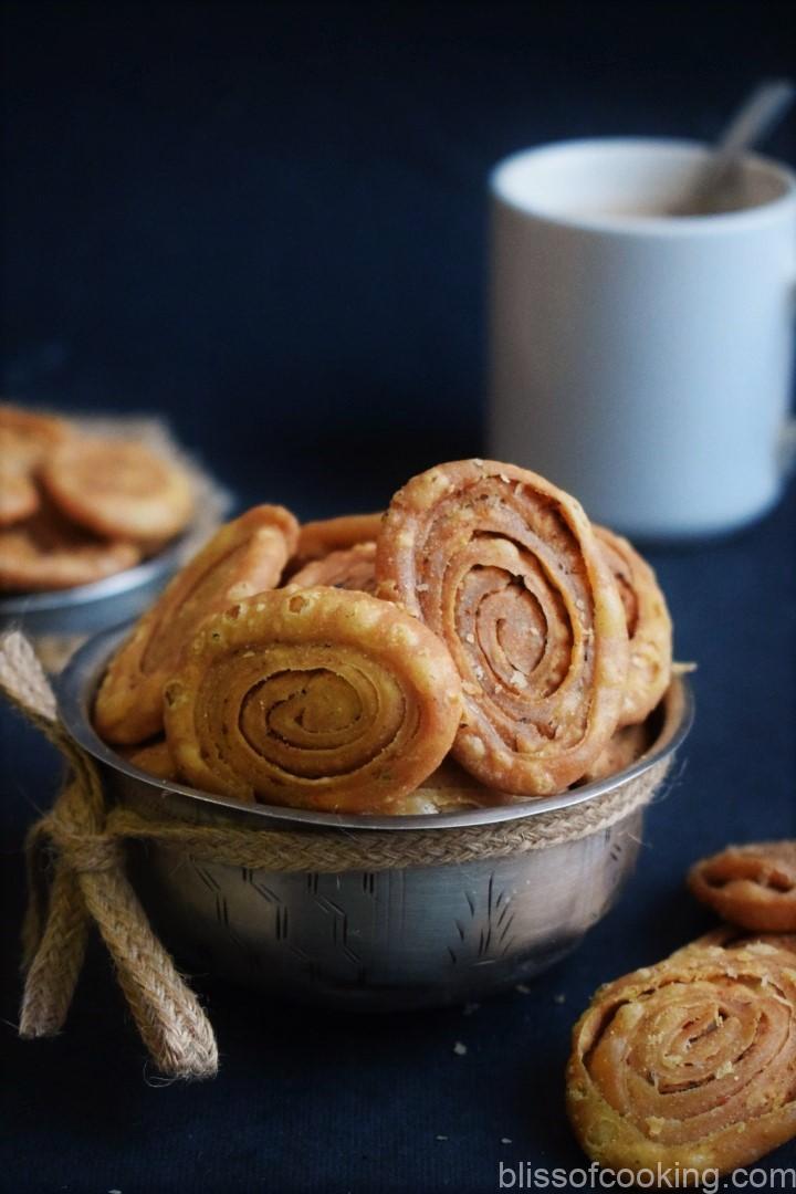 Masala Spiral Mathri, Masala Chakri, Masala Matthi
