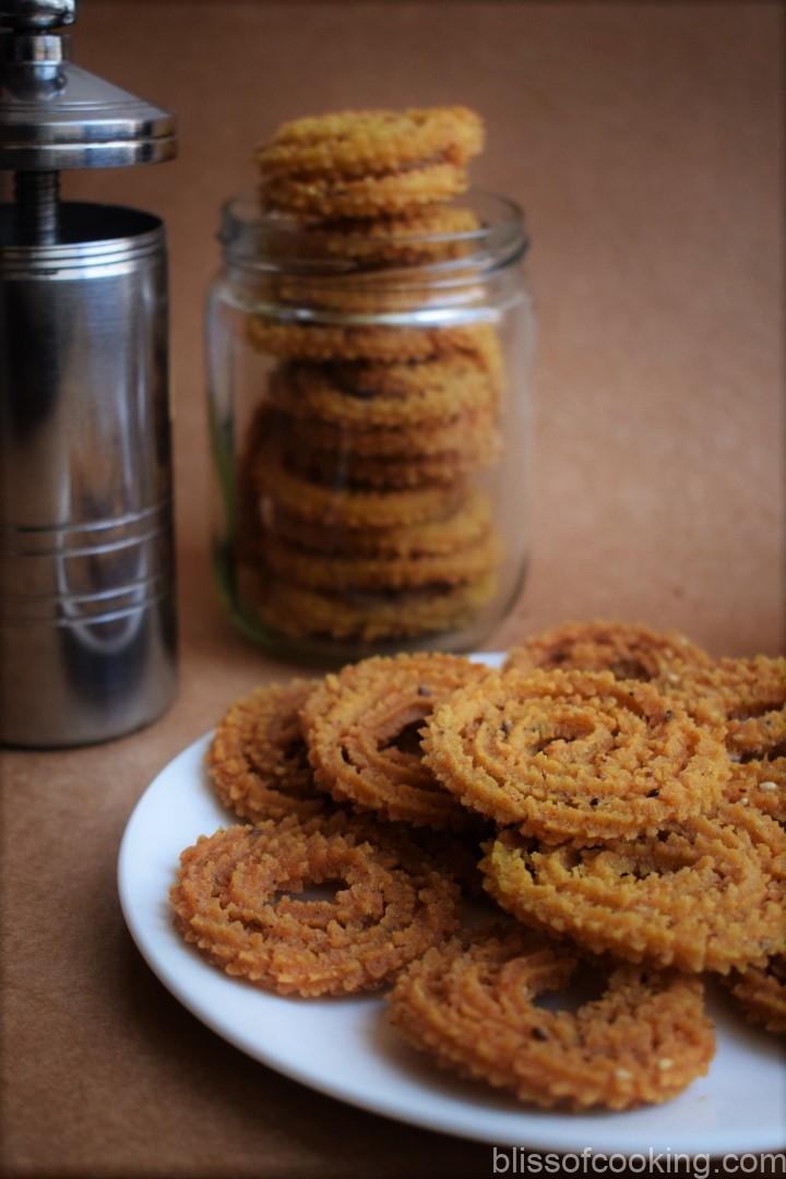 Instant Rice and Rava Chakli, Chakralu, Chakkuli, Murukku