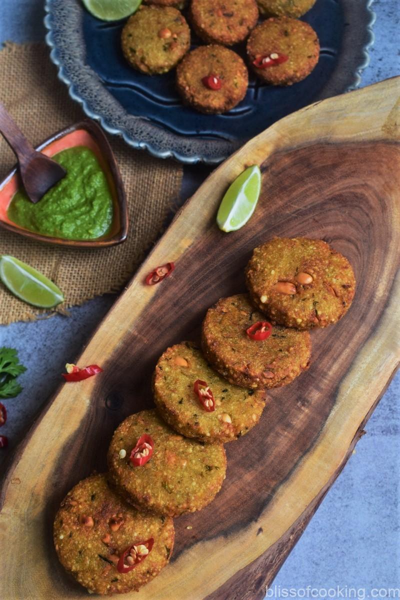 Crispy Sabudana and Aloo Tikki, Sago and Potato Patties, sago vada