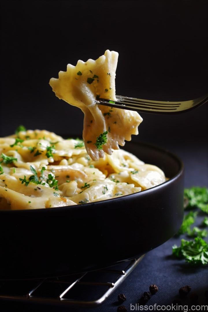 Butter Fried Garlic Pasta, Pasta, Farfalle, Fried Garlic Pasta